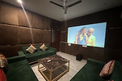 Instay 1429B | Peaceful 2BHK with Theatre, Gurgaon