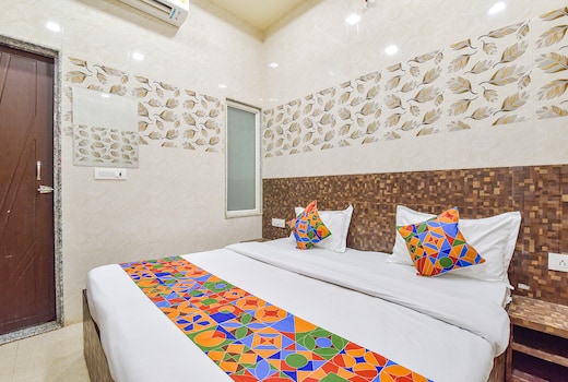 FabHotel Maa Gayatri Sadan - Nr. Pram Mandir / Shree Banke Bihari Temple