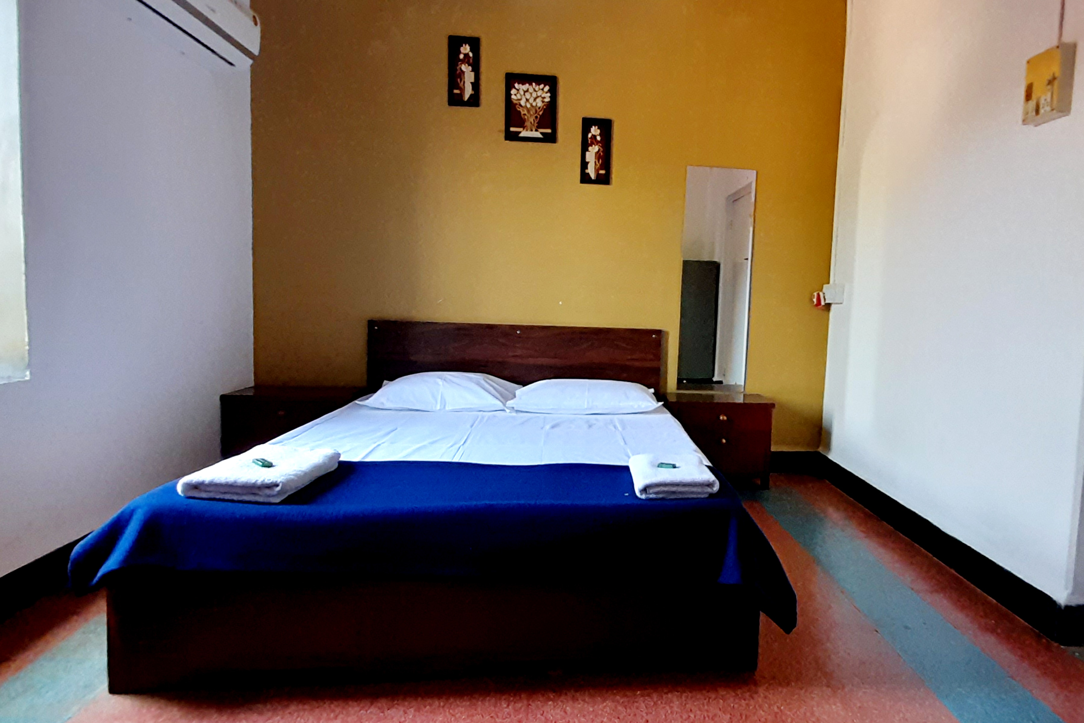 Hotel Parvati Palace - Tap to explore photos