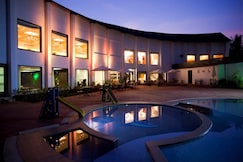 LA CALYPSO BEACH RESORT, Goa