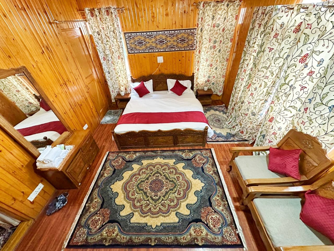 Footprint Cottage , Doodhpathri - Tap to explore photos