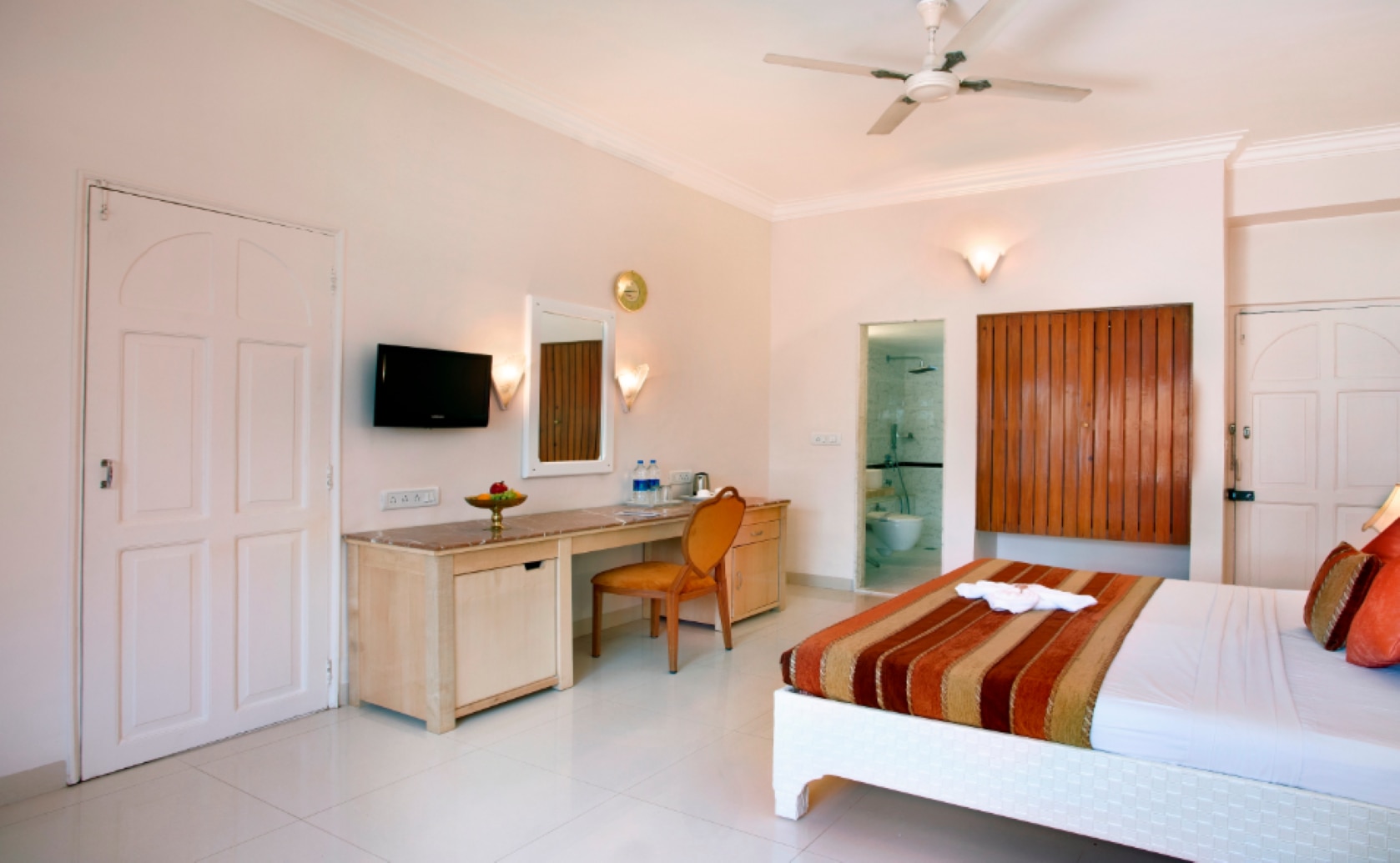 Avion Holiday Resort - Tap to explore photos