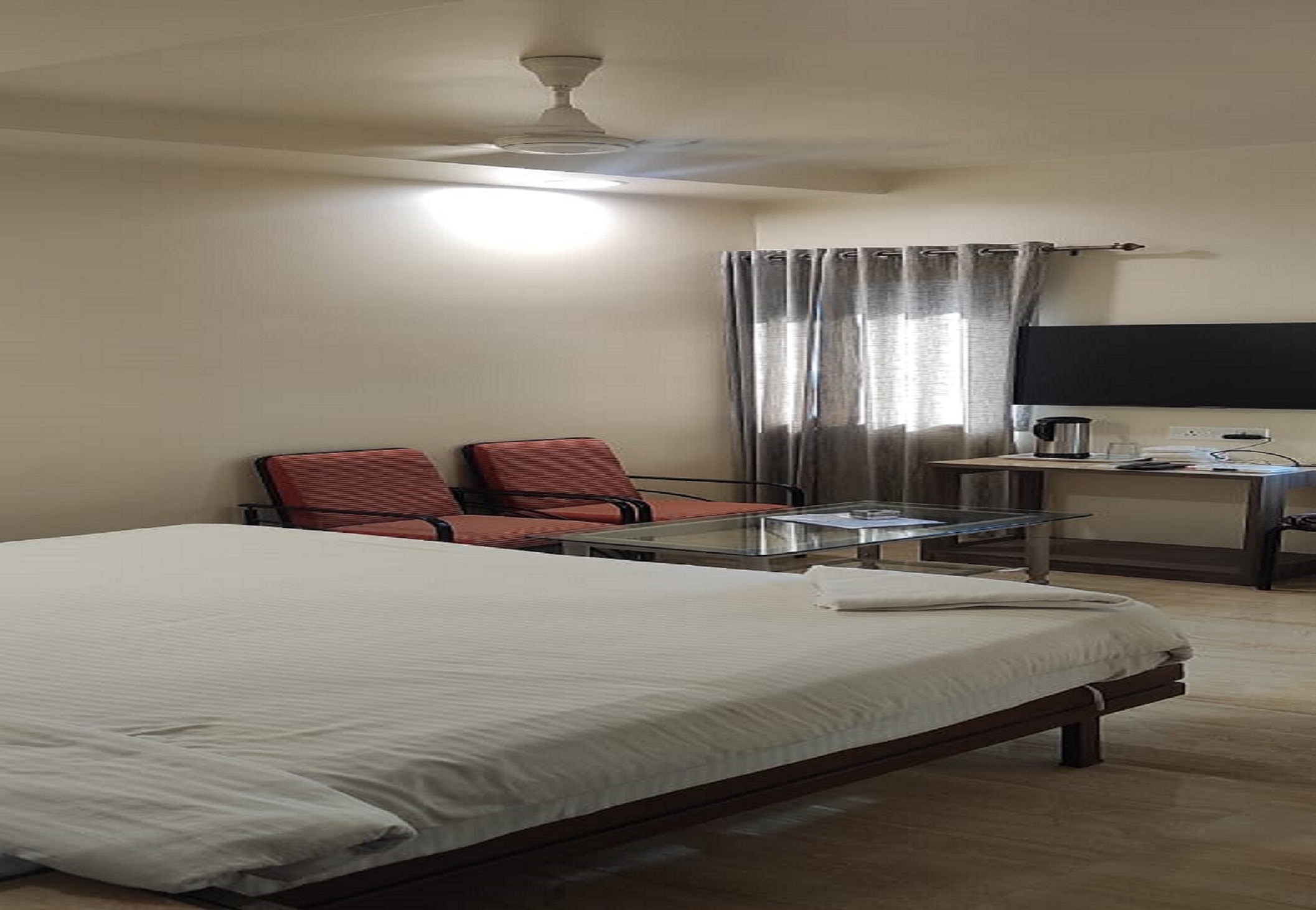 HOtel Dwarka - Tap to explore photos