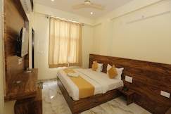 Hotel RAAS Palace - 400 Meter from Jaipur Railway Station, Jaipur