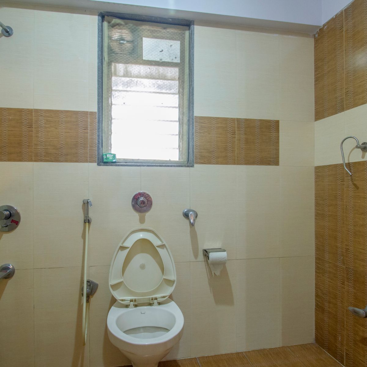 Om Serviced Apartments BKC - Tap to explore photos