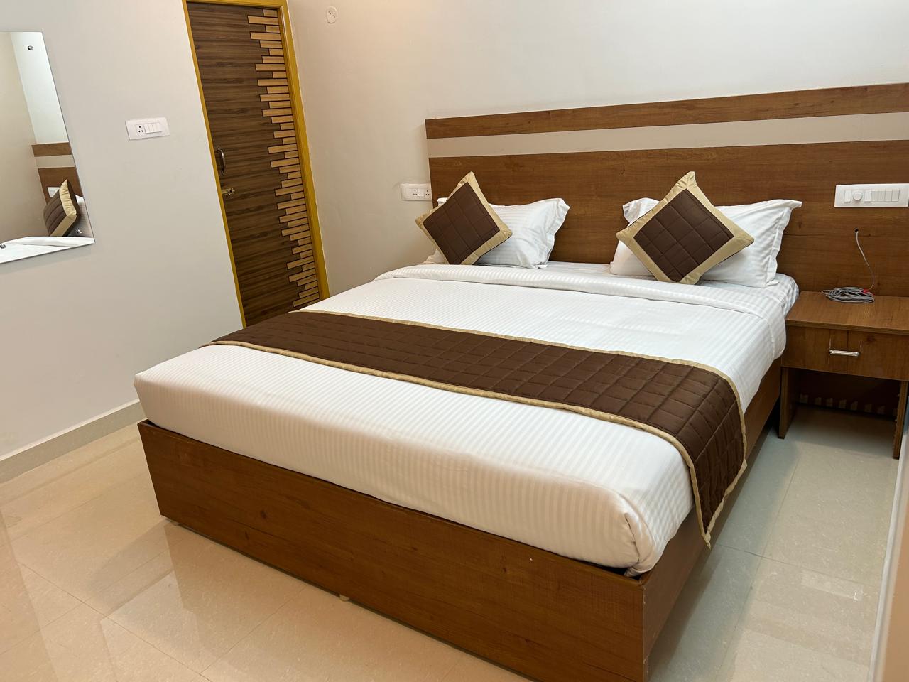 HOTEL VAMANA INN - Tap to explore photos