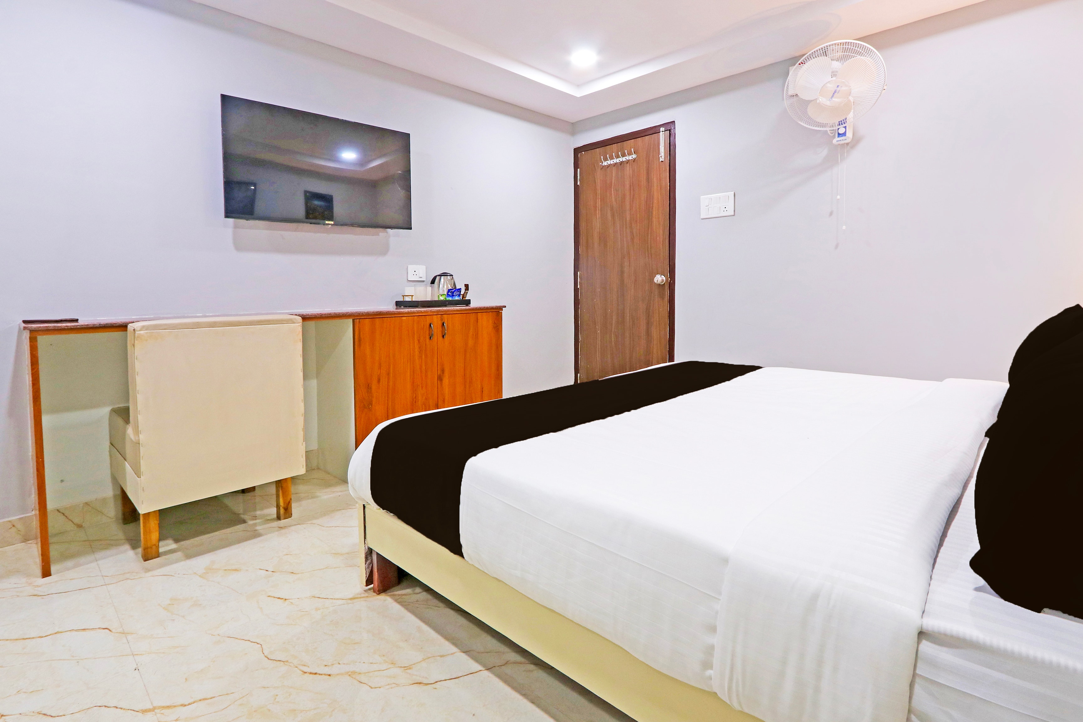 Super Townhouse QUALIA ELITE S R NAGAR - Tap to explore photos