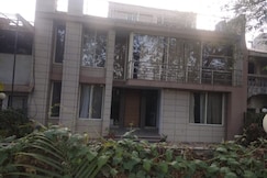 Sterling Green woods Lake Resort, Kadi