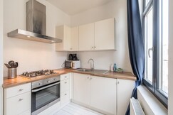 Modern 1BR Stay for 7 in Antwerp, Antwerp