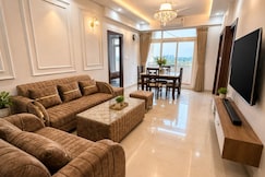 Premium Aura Stays 2 BHK Luxury Family Stay, Agra