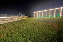 Heaven seven hotel and resort, Himmatnagar