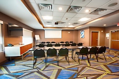 Holiday Inn Express & Suites Houston SW - Galleria Area, Waller