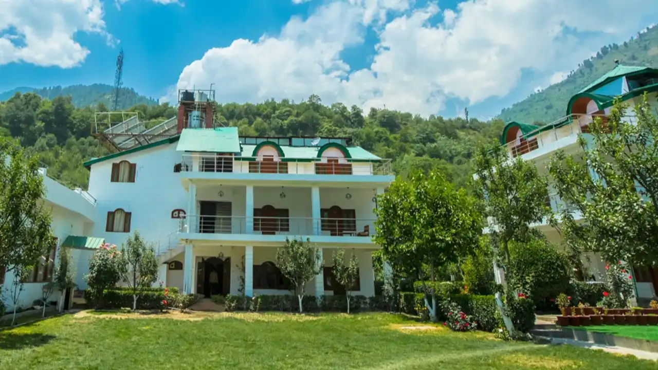 Hilltone resort, मनाली