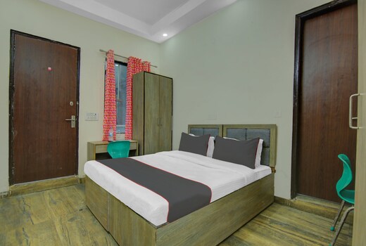 Hotel O THE ARROW Near DTU college