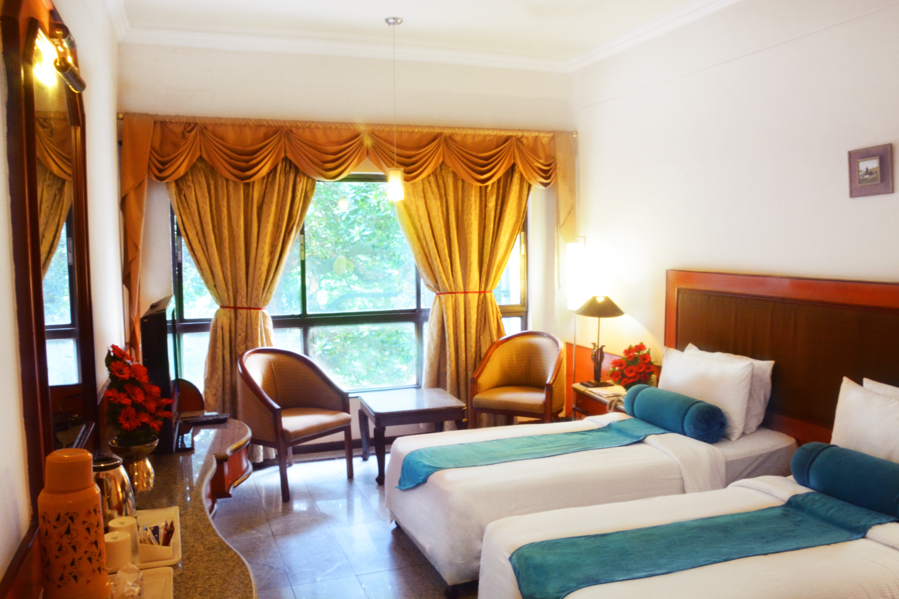 Ashraya International Hotel Bangalore INR 1360 OFF   4  0  0  0  