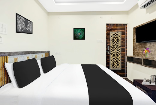 Super Hotel O Vizianagaram Near Railway Station