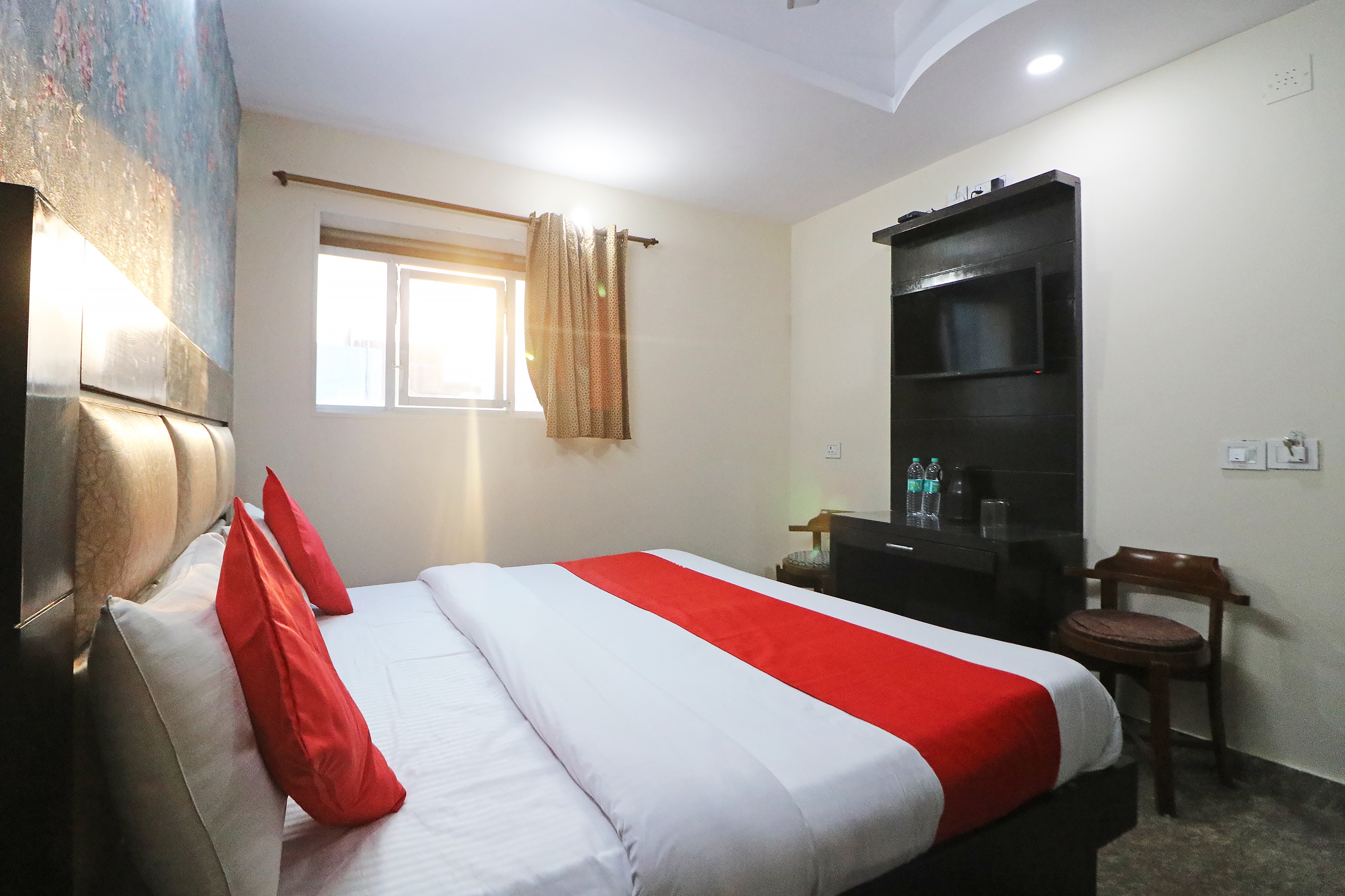 Westend Holiday  Home Near Nizamuddin Railway Station - Tap to explore photos
