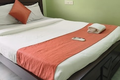 Spacious homestay deluxe room, Auroville