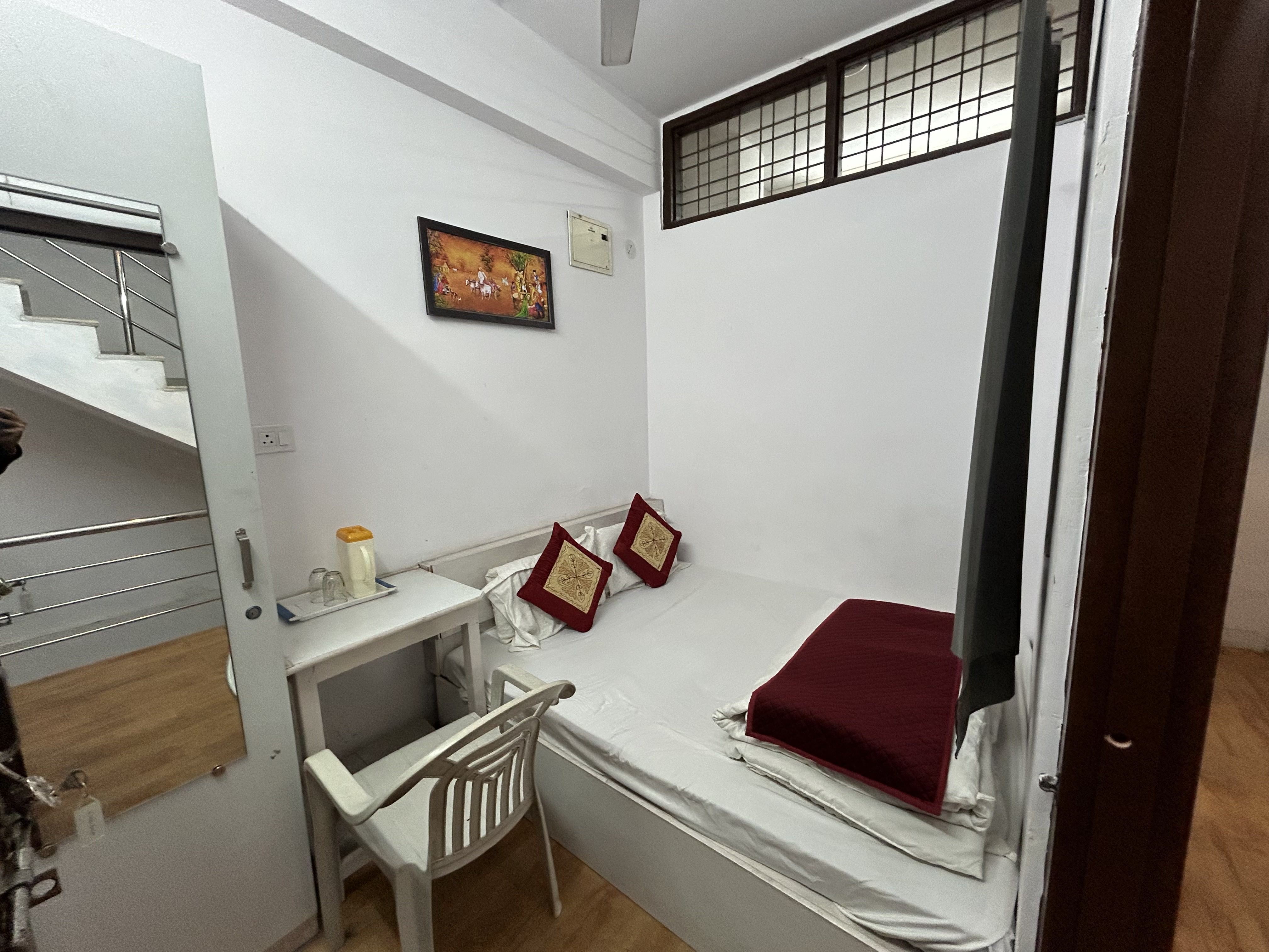 Ashish Guest House Udaipole - Tap to explore photos