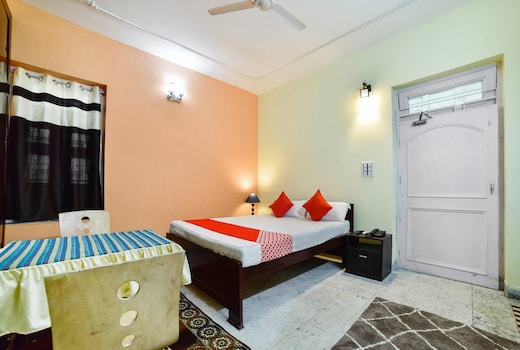 Hotel O P.Sahi palace