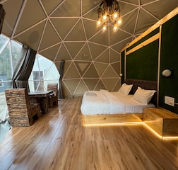 Luxury Igloo Stays One