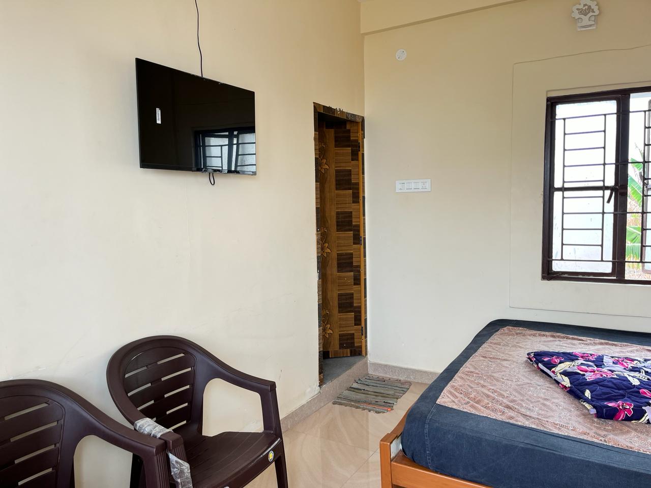 YETTI - A GUEST HOUSE - Tap to explore photos