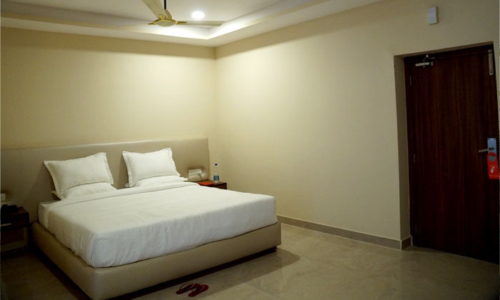 Glaze Hotel And Resorts pvt ltd - Tap to explore photos