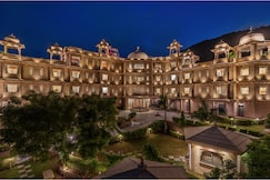 Traavista Aravali Mahal-Luxury Lake View Heritage Resort, Udaipur