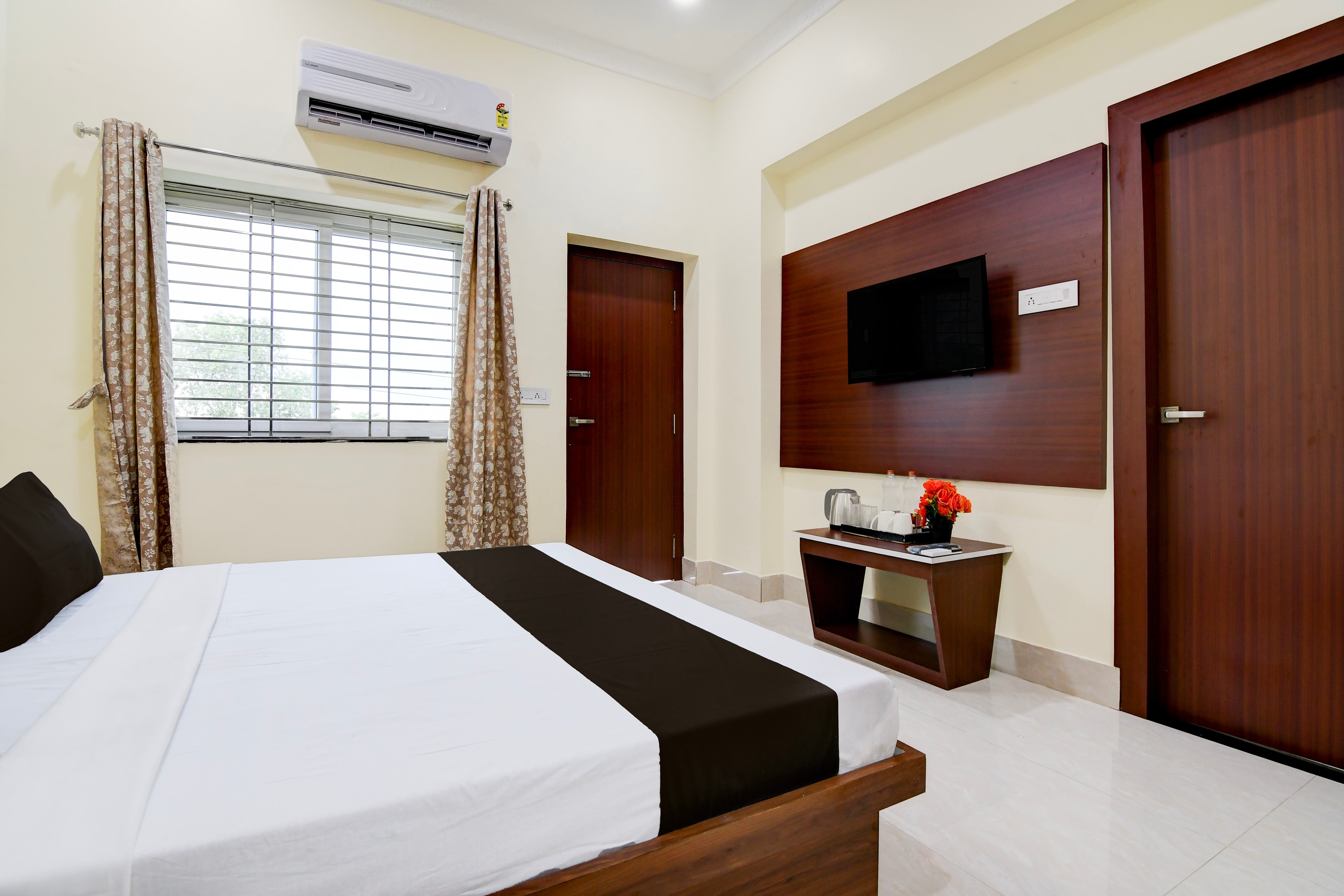 HOTEL O GATHABANDHAN - Tap to explore photos