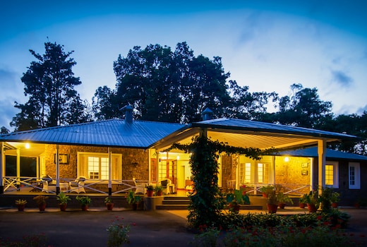 Monica Garden | Bungalow and Luxury Tents