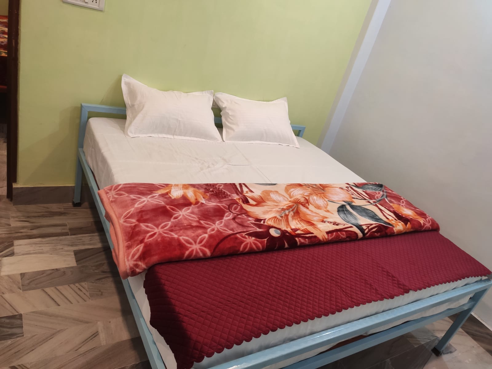Satyam Hotel and Guest House - Tap to explore photos
