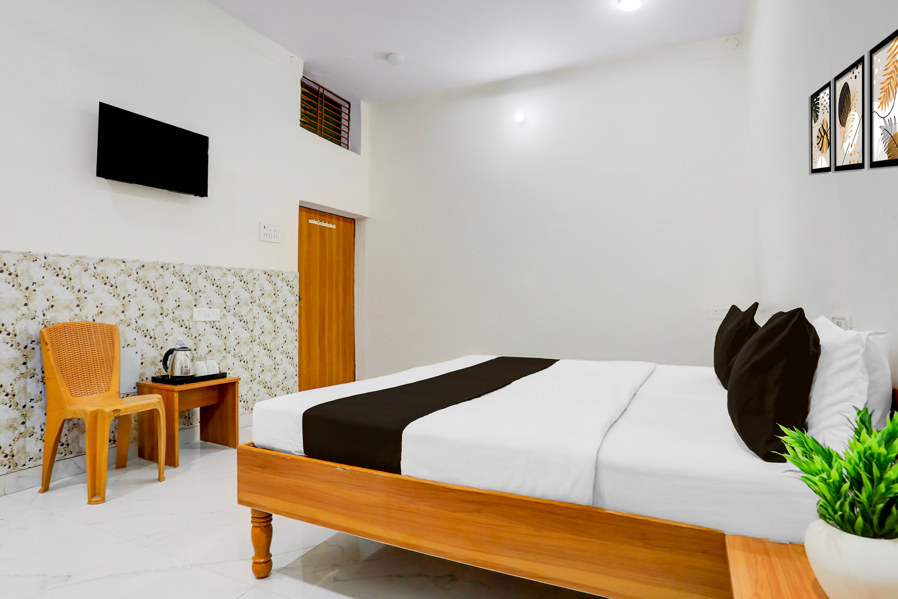 Hotel O Gangotri - Tap to explore photos