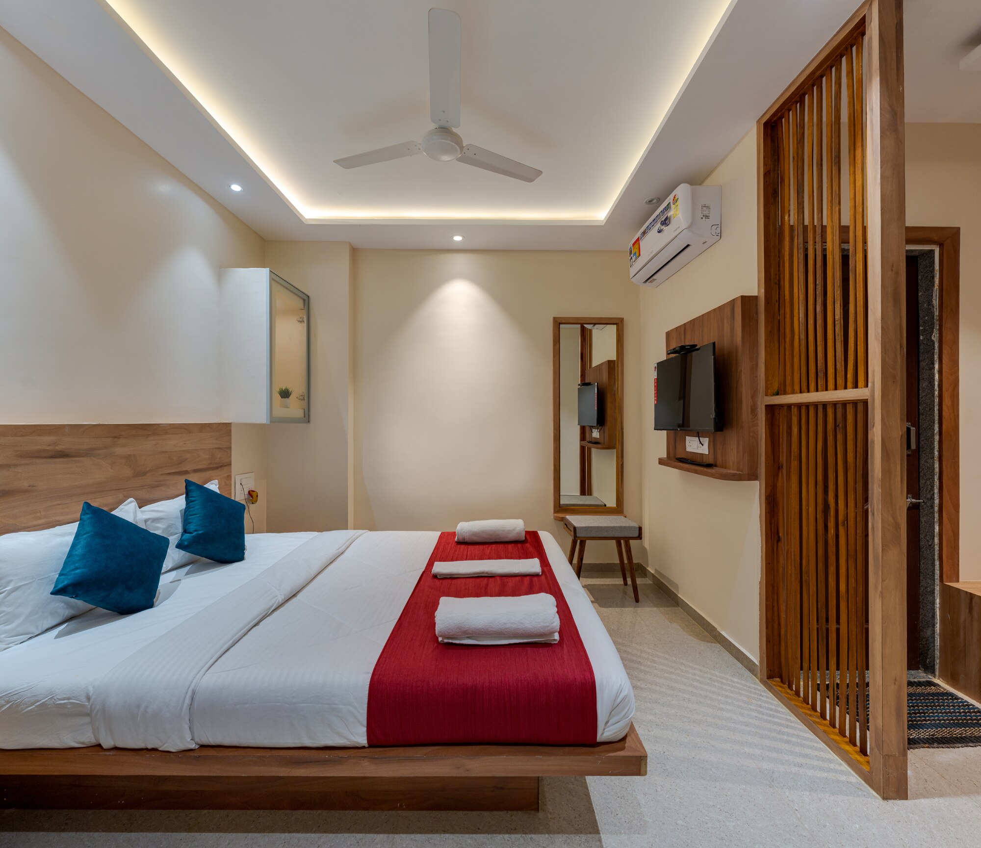 Deluxe Room AC 1