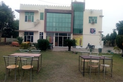 Hotel Highway Tadka, Mehandipur