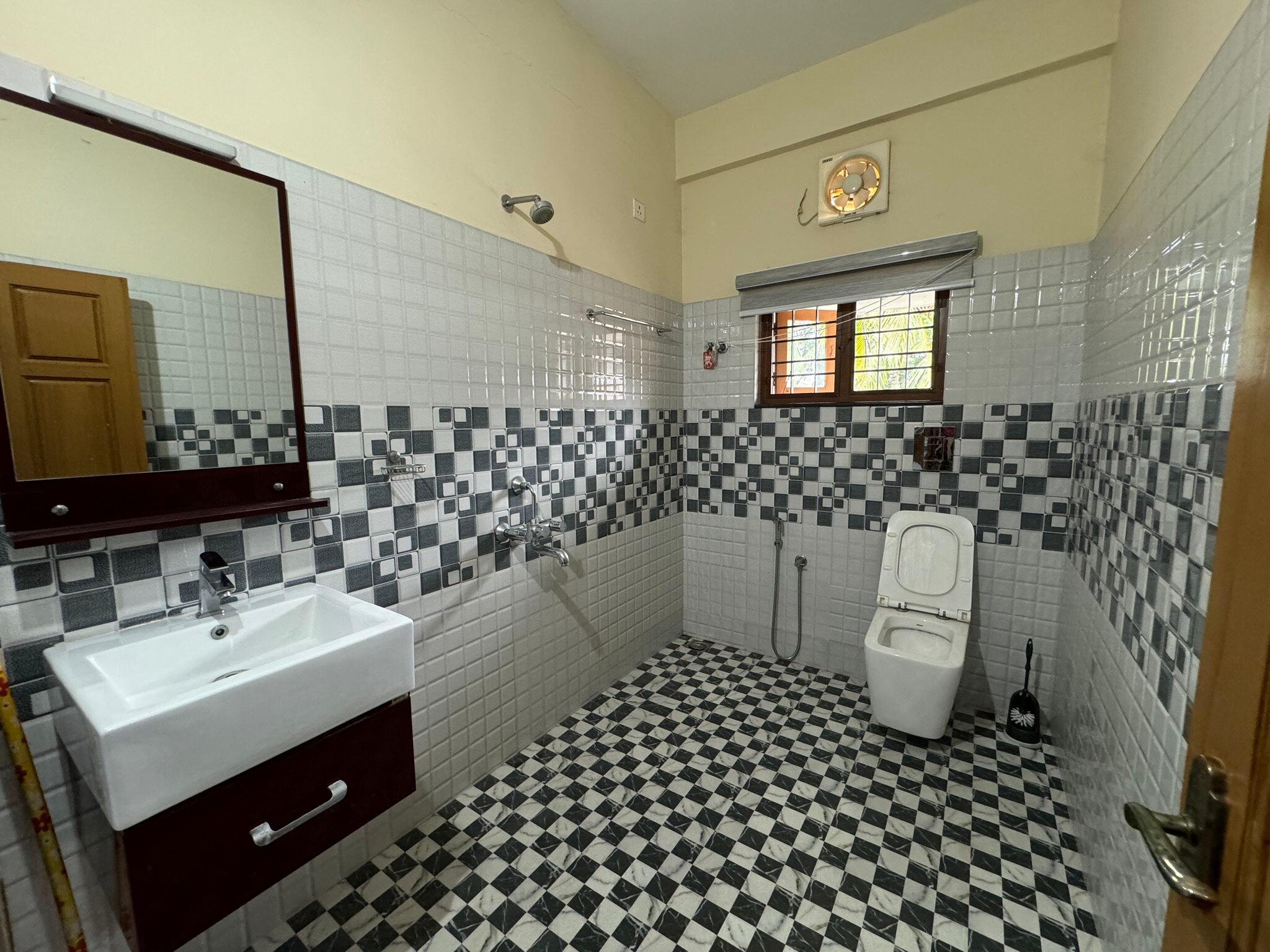 Shylas Homestay - Tap to explore photos
