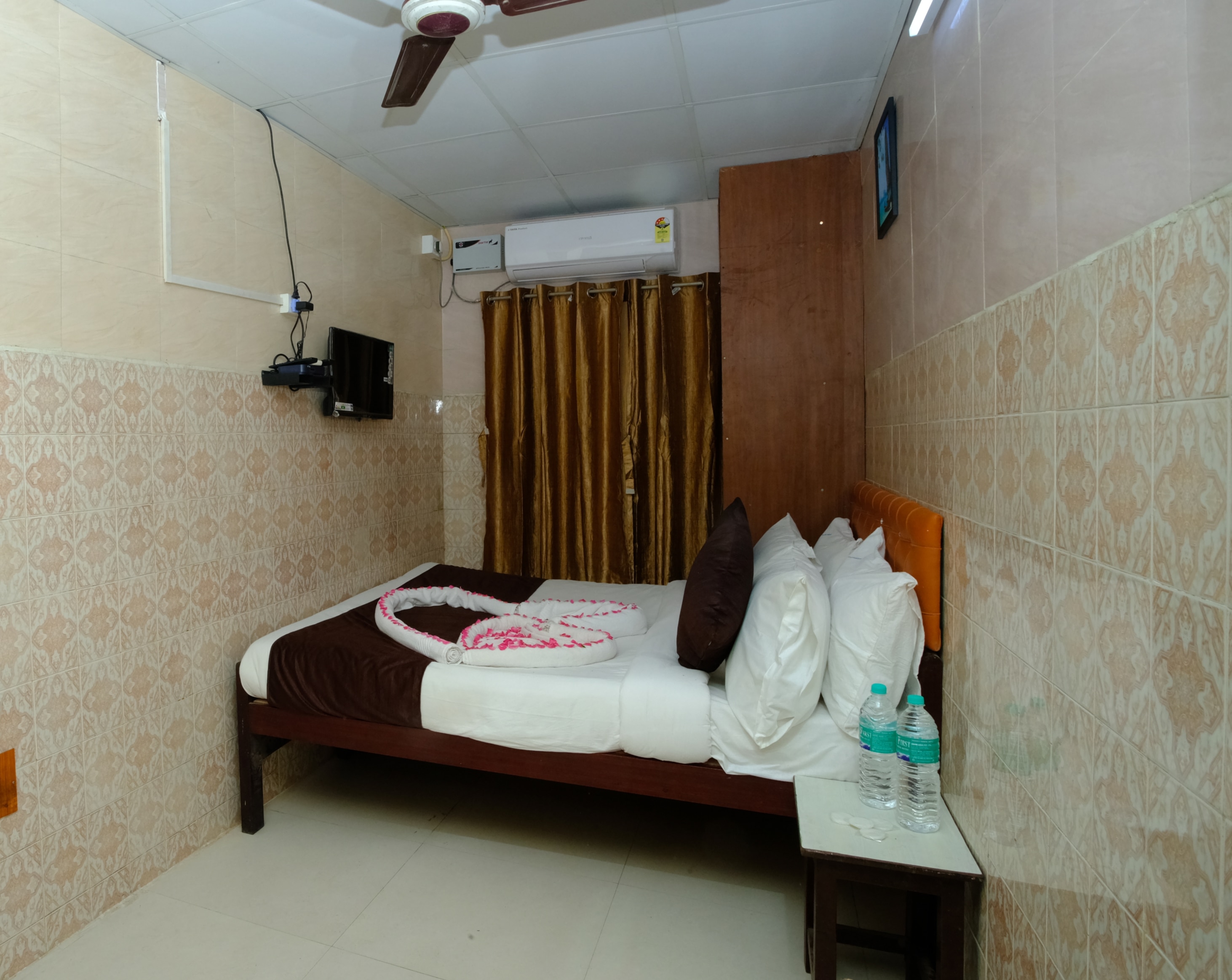 Aum Karthikeya Residency - Tap to explore photos