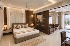 Hotel Emerald Suites & Banquet, Noida