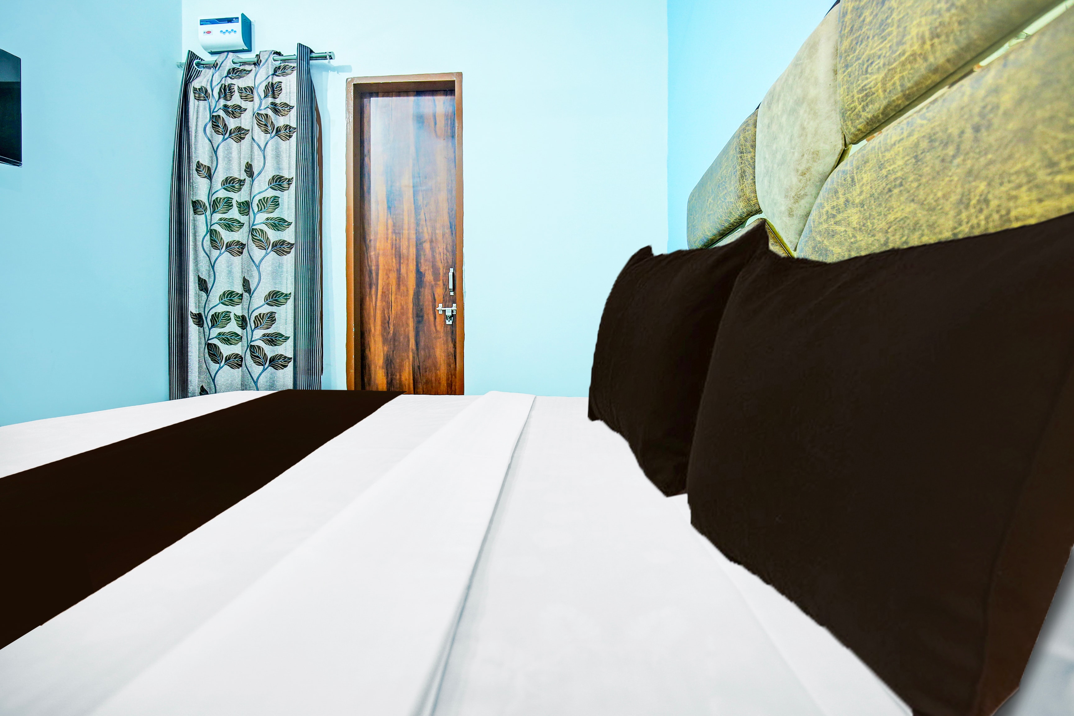 Hotel O Sirsa Hotel & Guest House - Tap to explore photos
