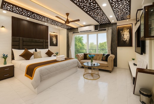 Luxury Stay Near CCU Airport,CC2 with Pool & GYM