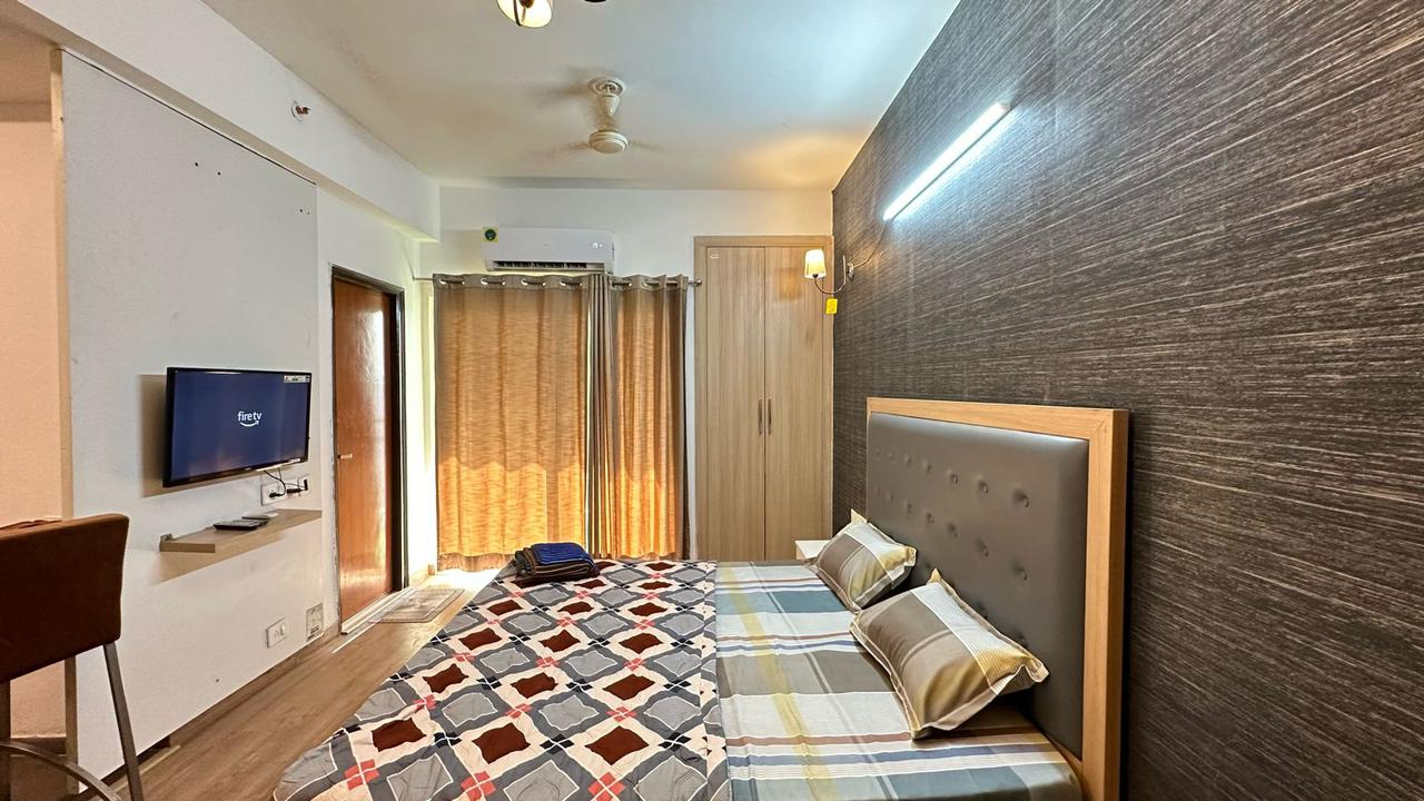 Risa Homestay - Tap to explore photos