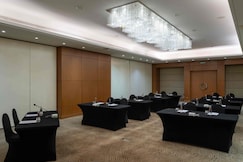 Movenpick Hotel Beirut, Beirut