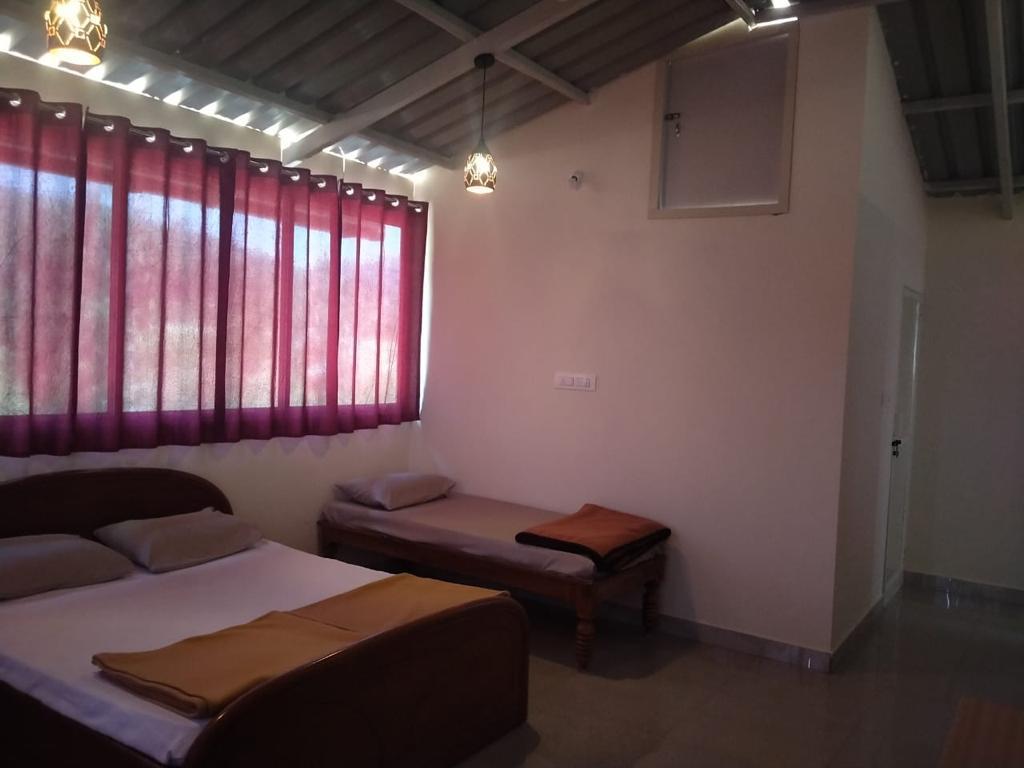 Gagan Giri Homestay - Tap to explore photos