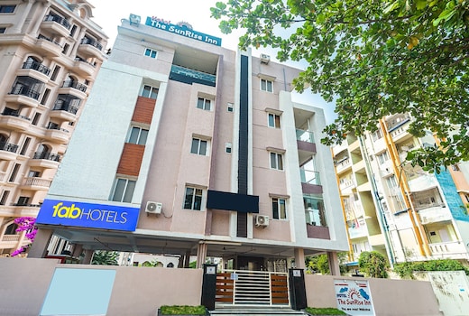 FabHotel The Sunrise Inn - Nr. Gayatri Vidya Parishad College of Engineering
