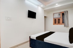Hotel O KARAN RESIDENCY, Loni