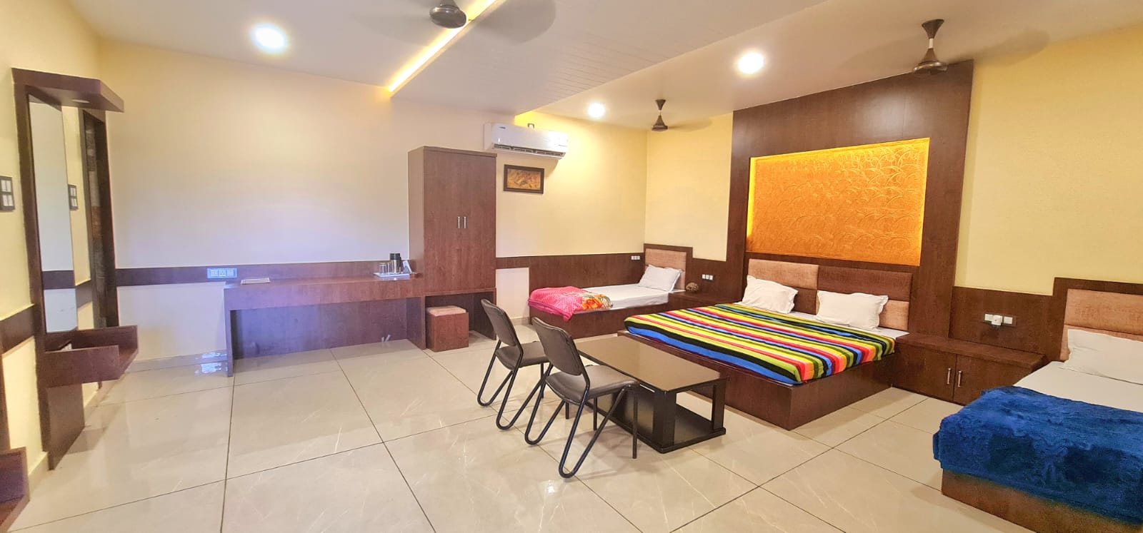 Hotel Utsav VIlas - Tap to explore photos