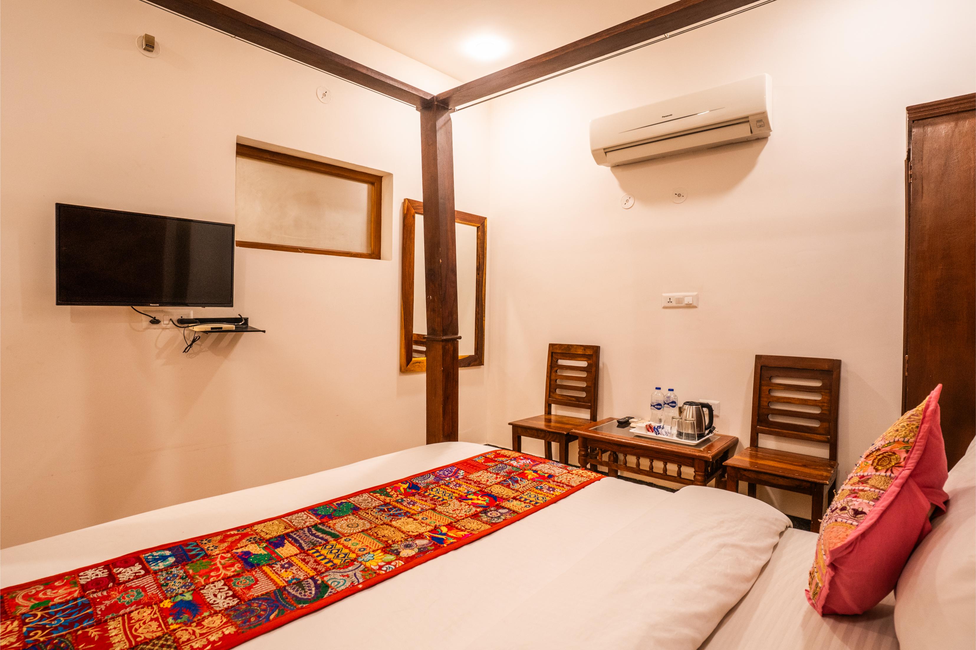 HOTEL SURYA VILLAS - Tap to explore photos