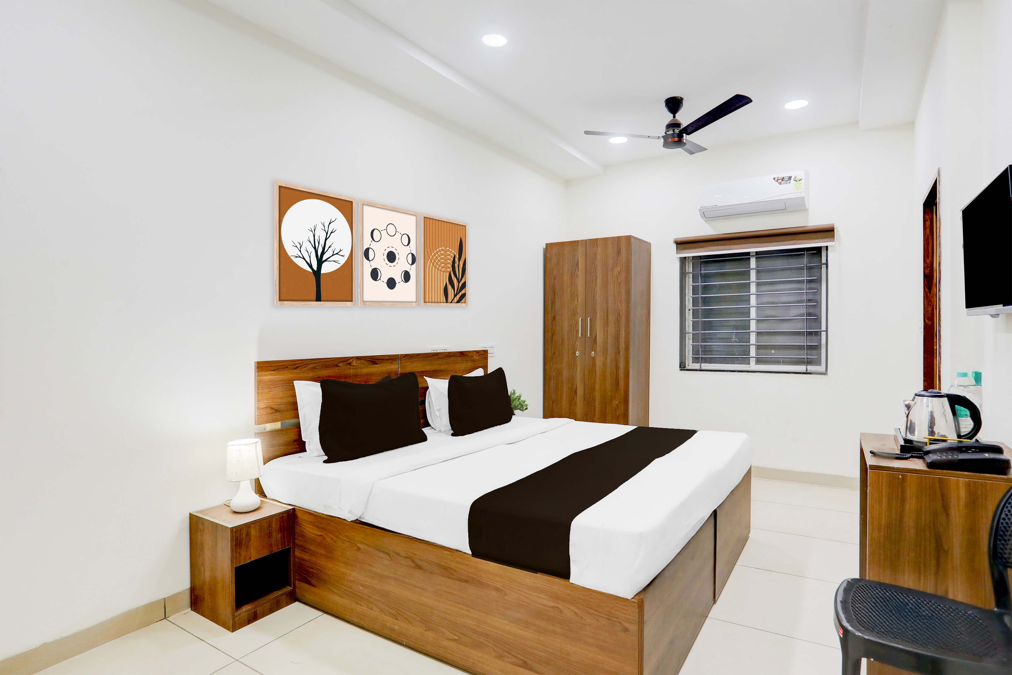 Townhouse DAVV University Indore Formerly Indrapuri - Tap to explore photos