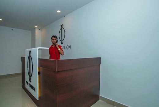 Hotel O Varcity Phi Premium Pavilion ,Above HDFC Bank ,Near Anjaneya Temple Madiwala, Hosur Main r