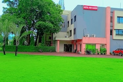 Hotel Red Queen, Raigarh