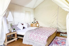 Peace Out by Moonstone Hammock, Jibhi